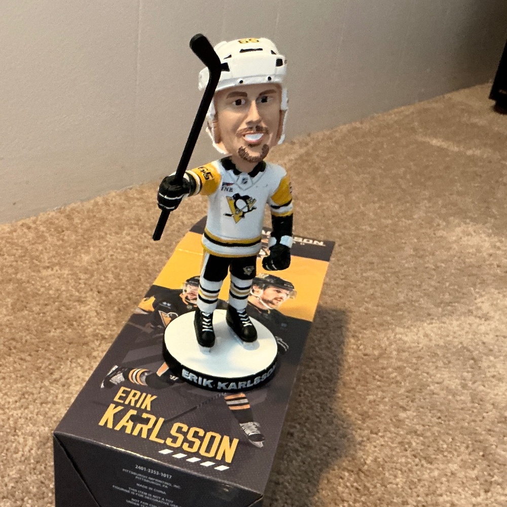 Pittsburgh Penguins Erik Karlsson Bobble Head NEW